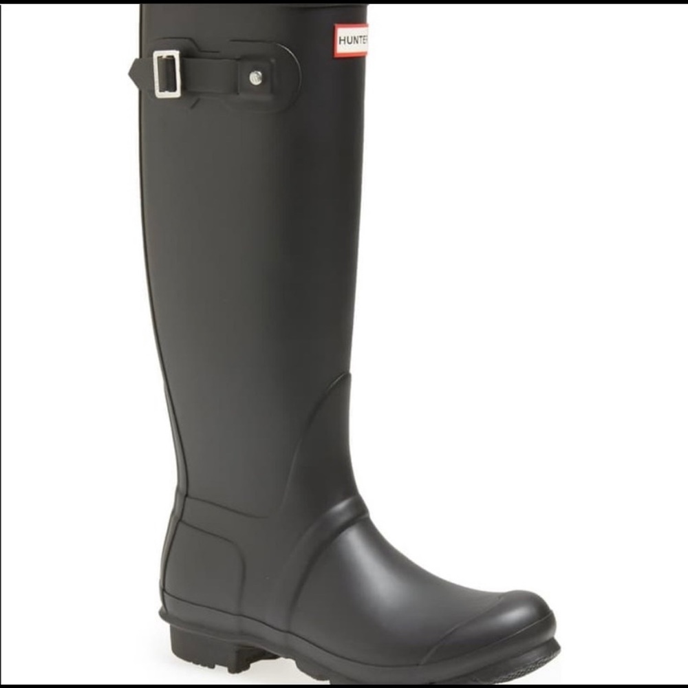 Tall Hunter Matte Black Rainboots NWT